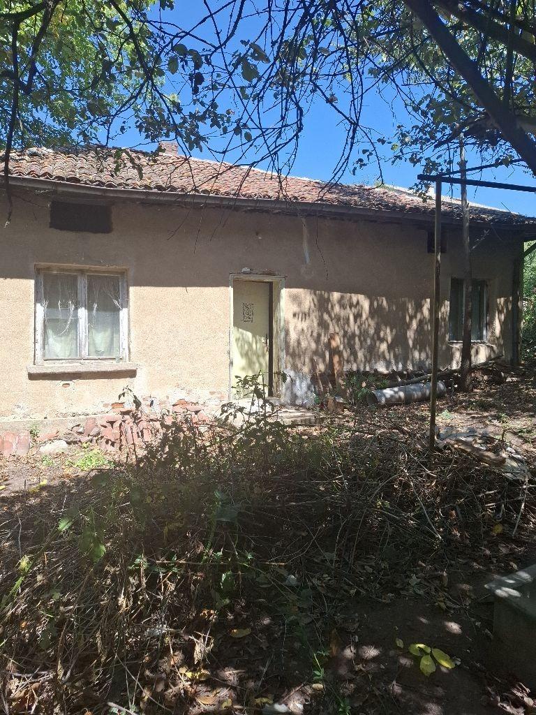 House for Sale in Vladimir, Pernik