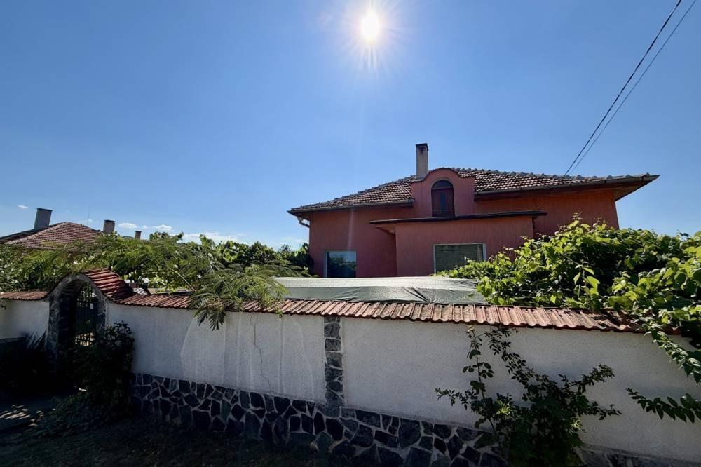 House for Sale in Stolnik, Sofia Province