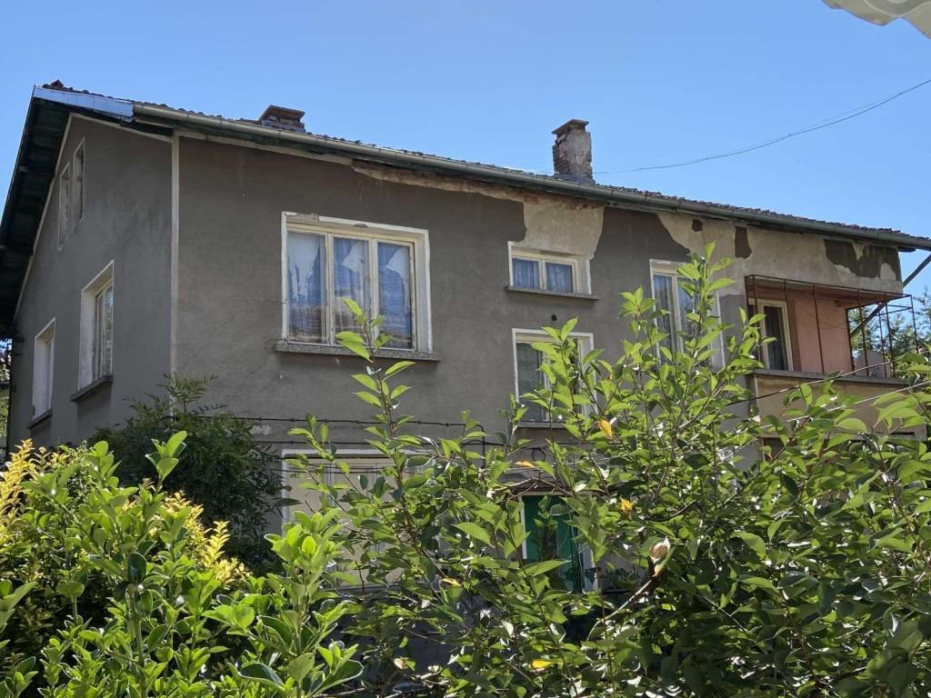 House for Sale in Gabrovo, Lisets