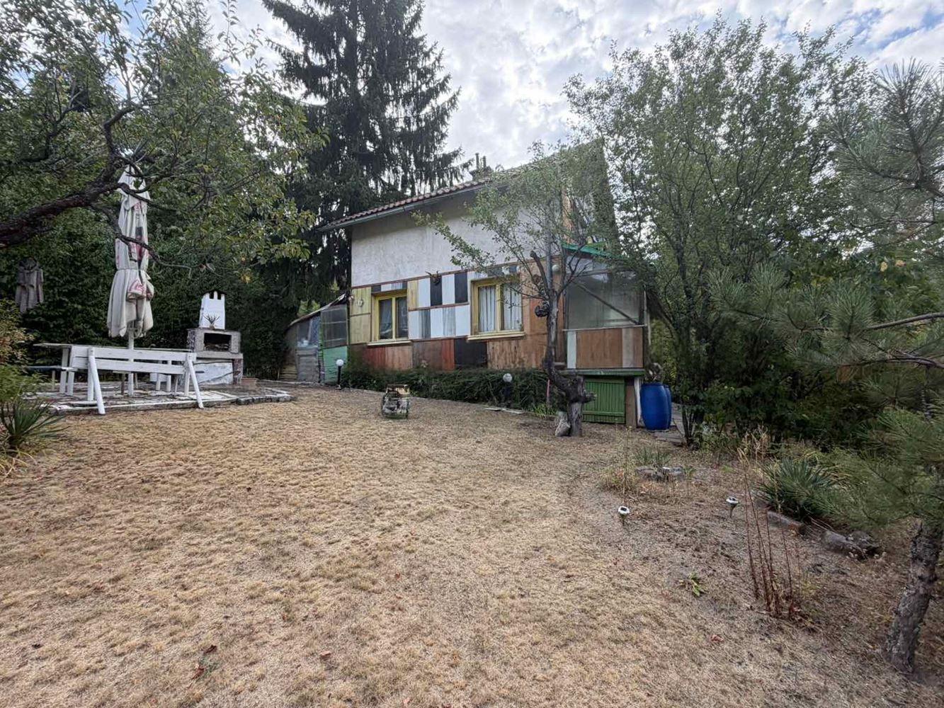 Villa for Sale in Tseretsel, Sofia Province