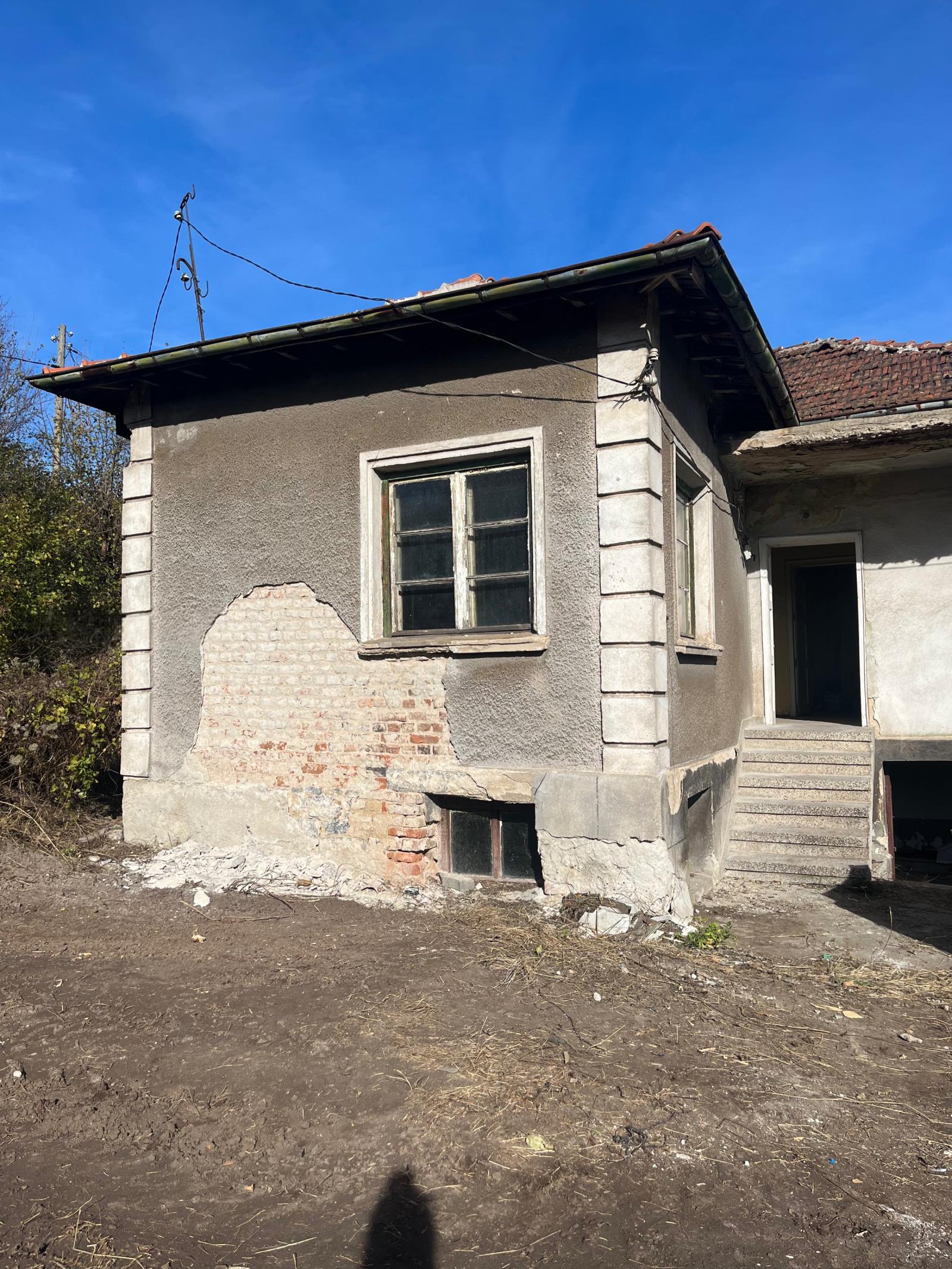 House for Sale in Pernik, Tsarkva