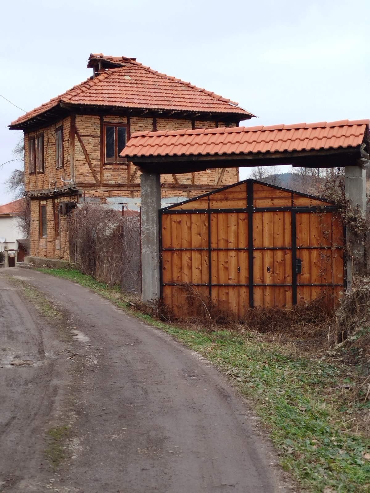 House for Sale in Troyan, Lovech