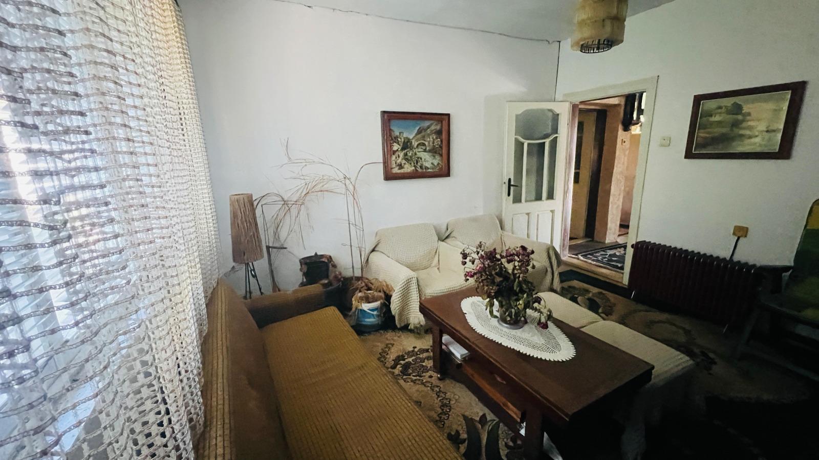 House for Sale in Lom, Montana