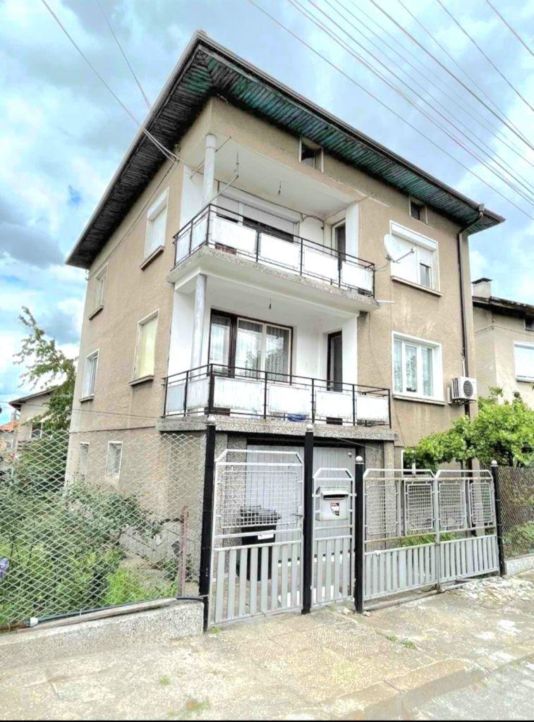 House for Sale in Pernik, Mogiliche