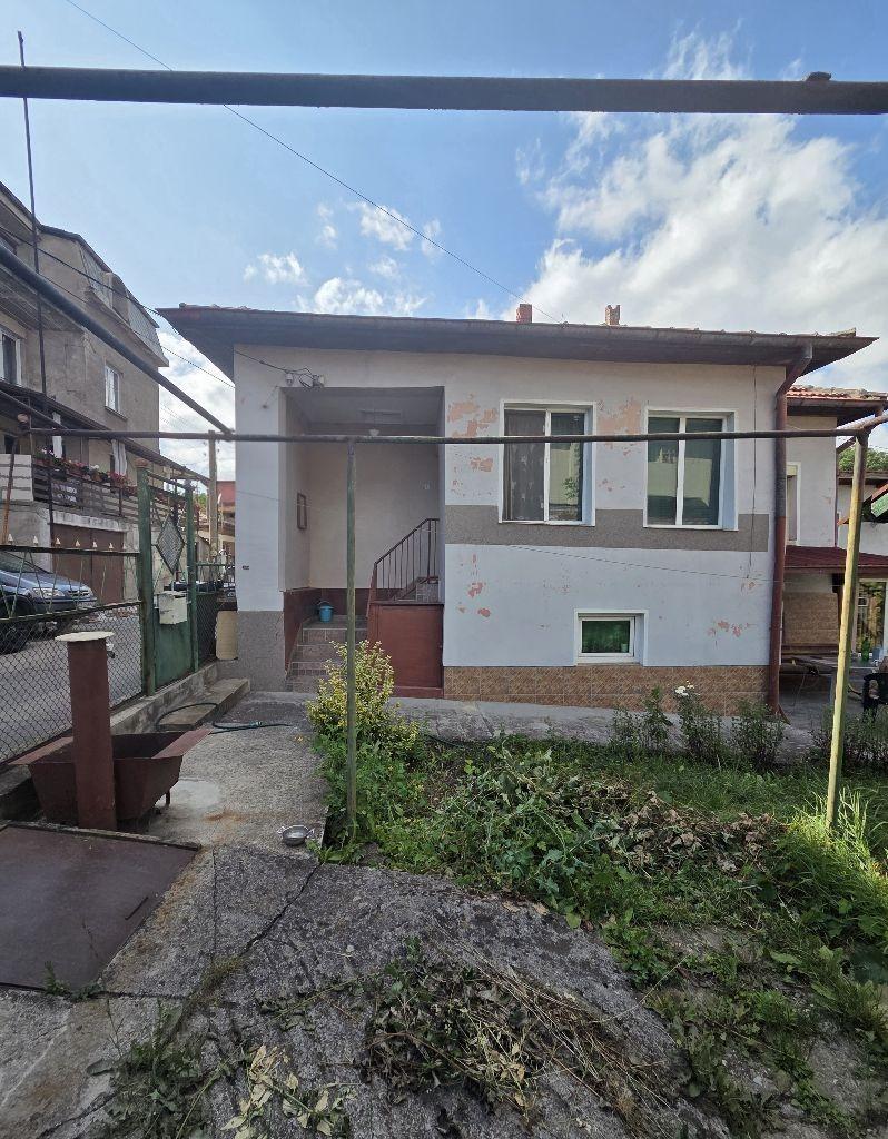 House for Sale in Pernik, Baykusheva mahala