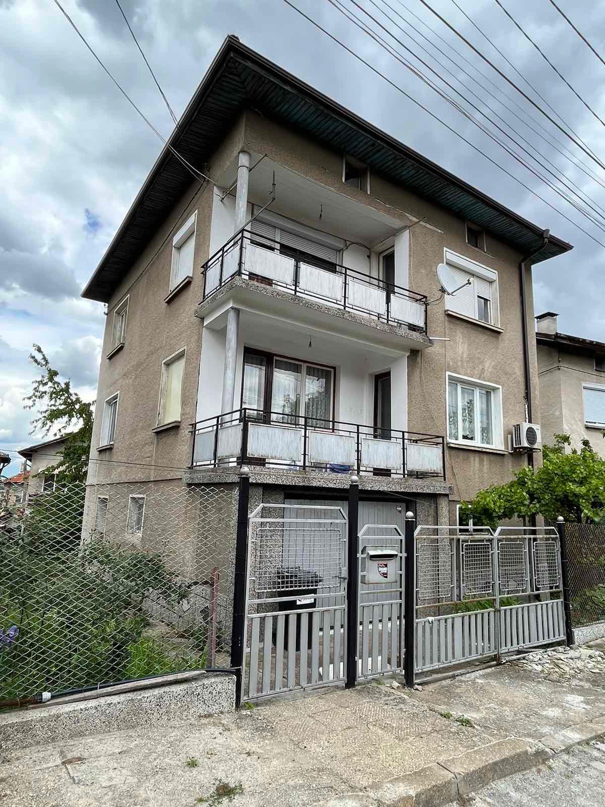 House for Sale in Pernik, Center