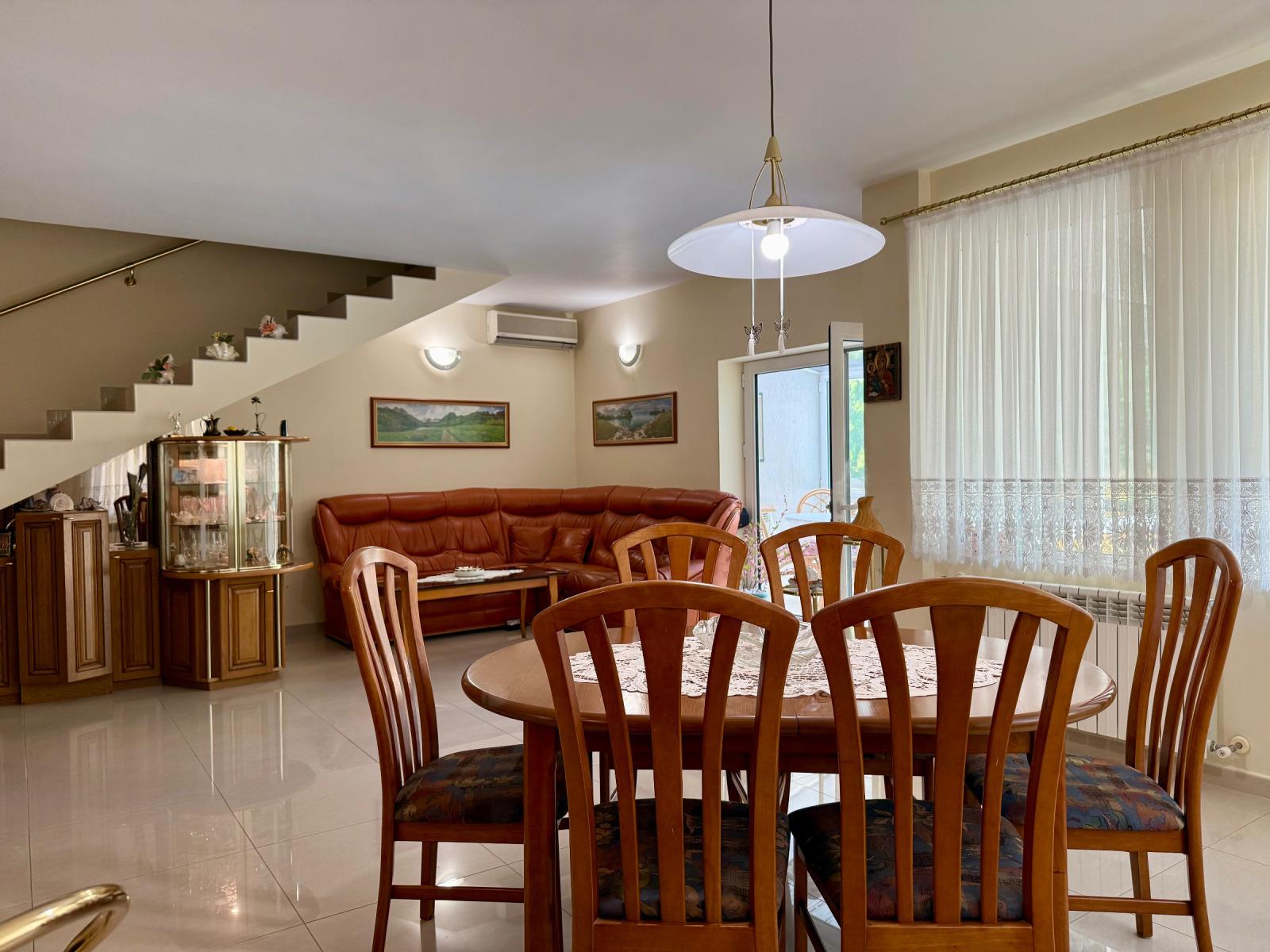 House for Sale in Dobrich, Gradska bolnitsa