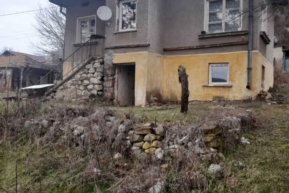 House for Sale in Tsatsarovtsi, Sofia Province