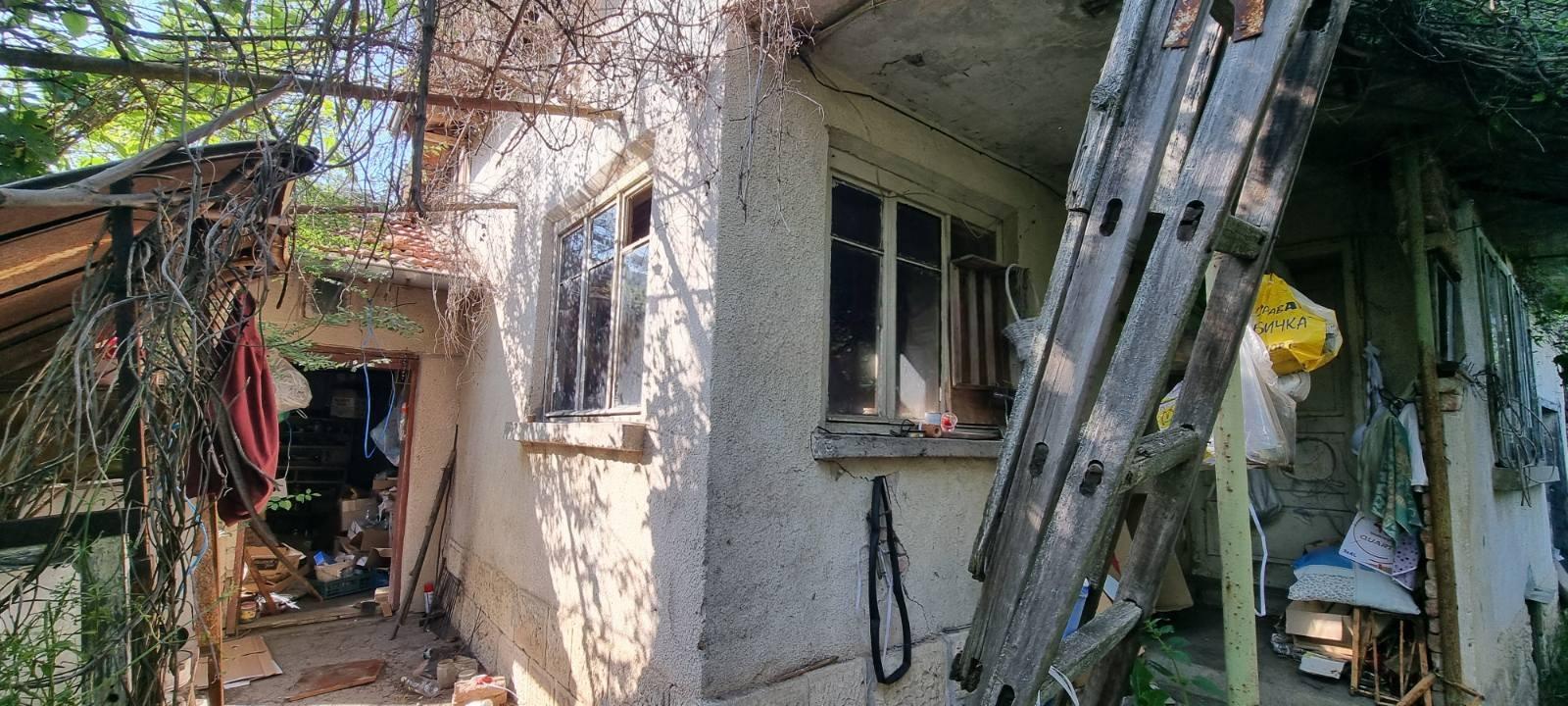 Villa for Sale in Razgrad, Promishlena zona – Zapad