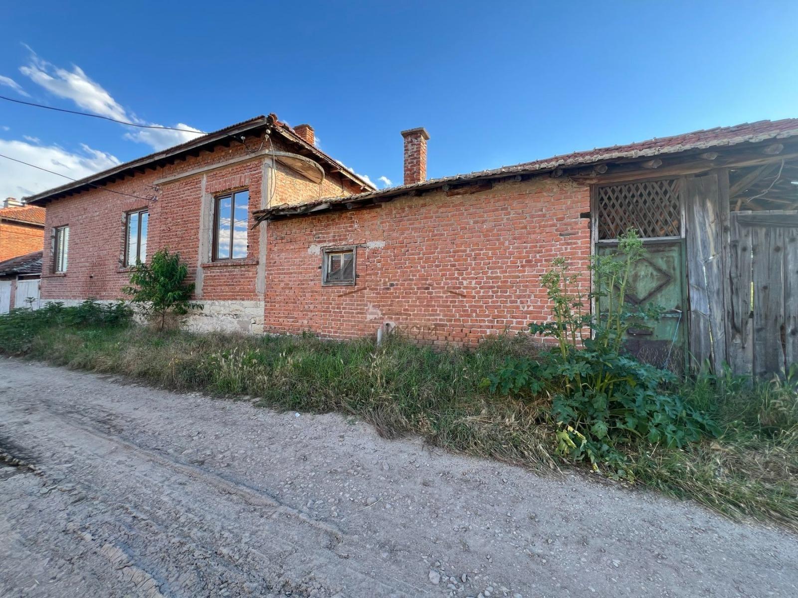 House for Sale in Karadzhalovo, Plovdiv