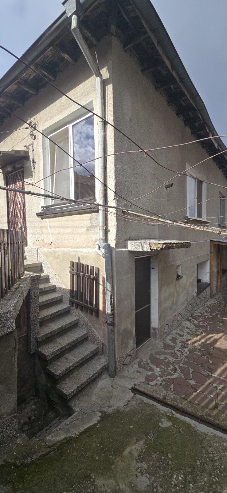 House for Sale in Pernik, Mogiliche