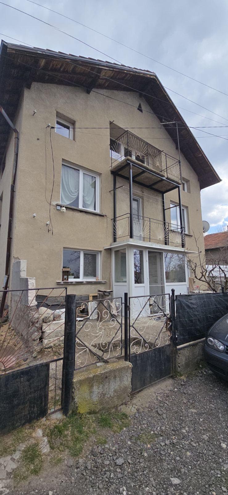 House for Sale in Divotino, Pernik