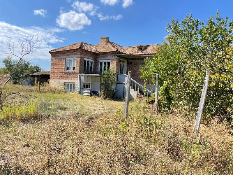 House for Sale in Karamanite, Varna