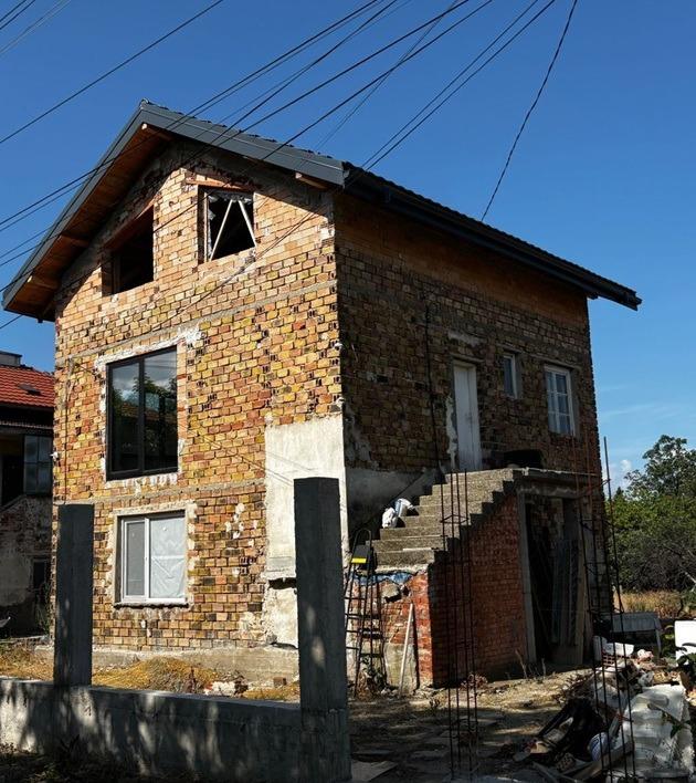 House for Sale in Zlatitrap, Plovdiv