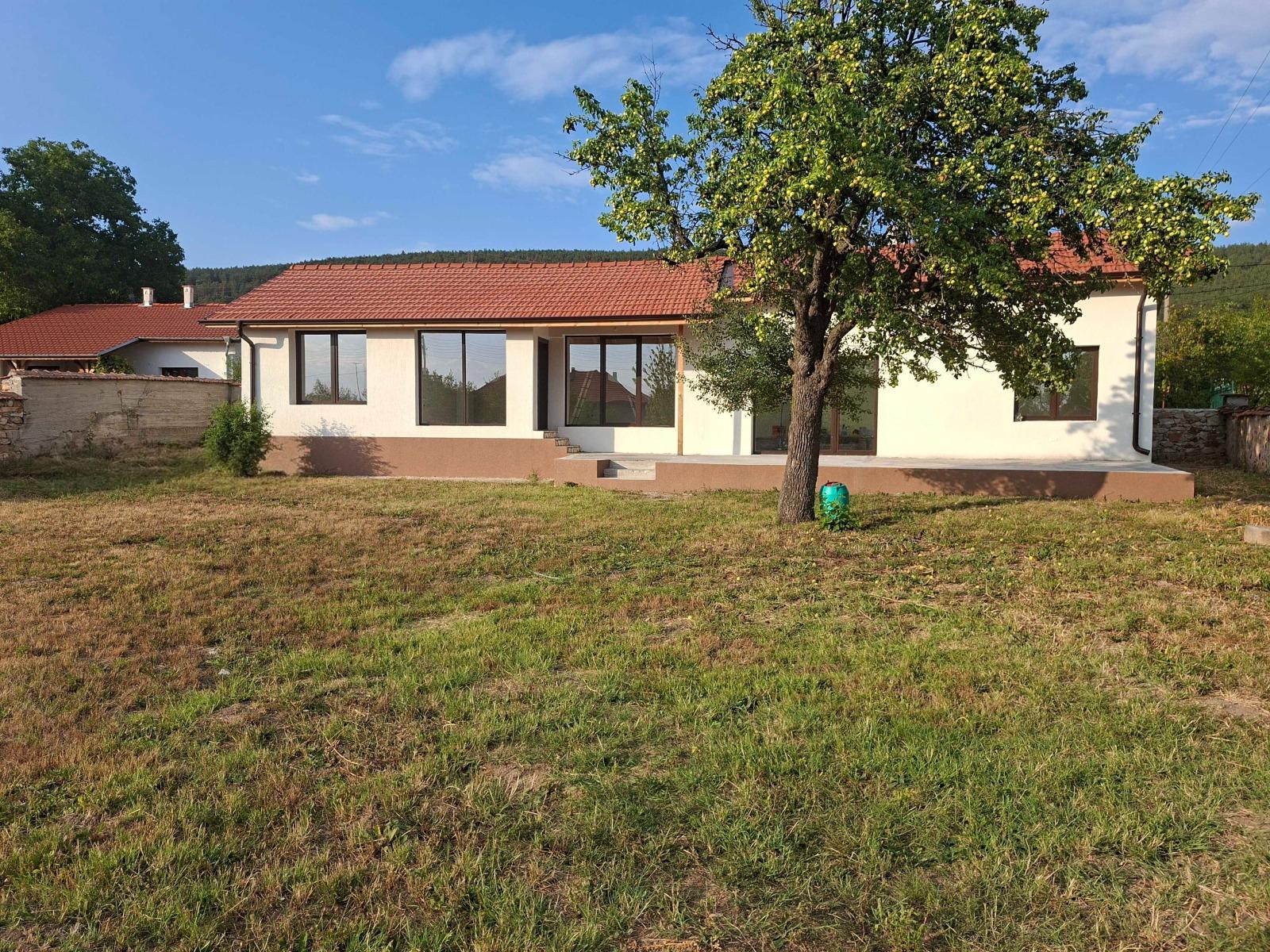 House for Sale in Sarantsi, Sofia Province