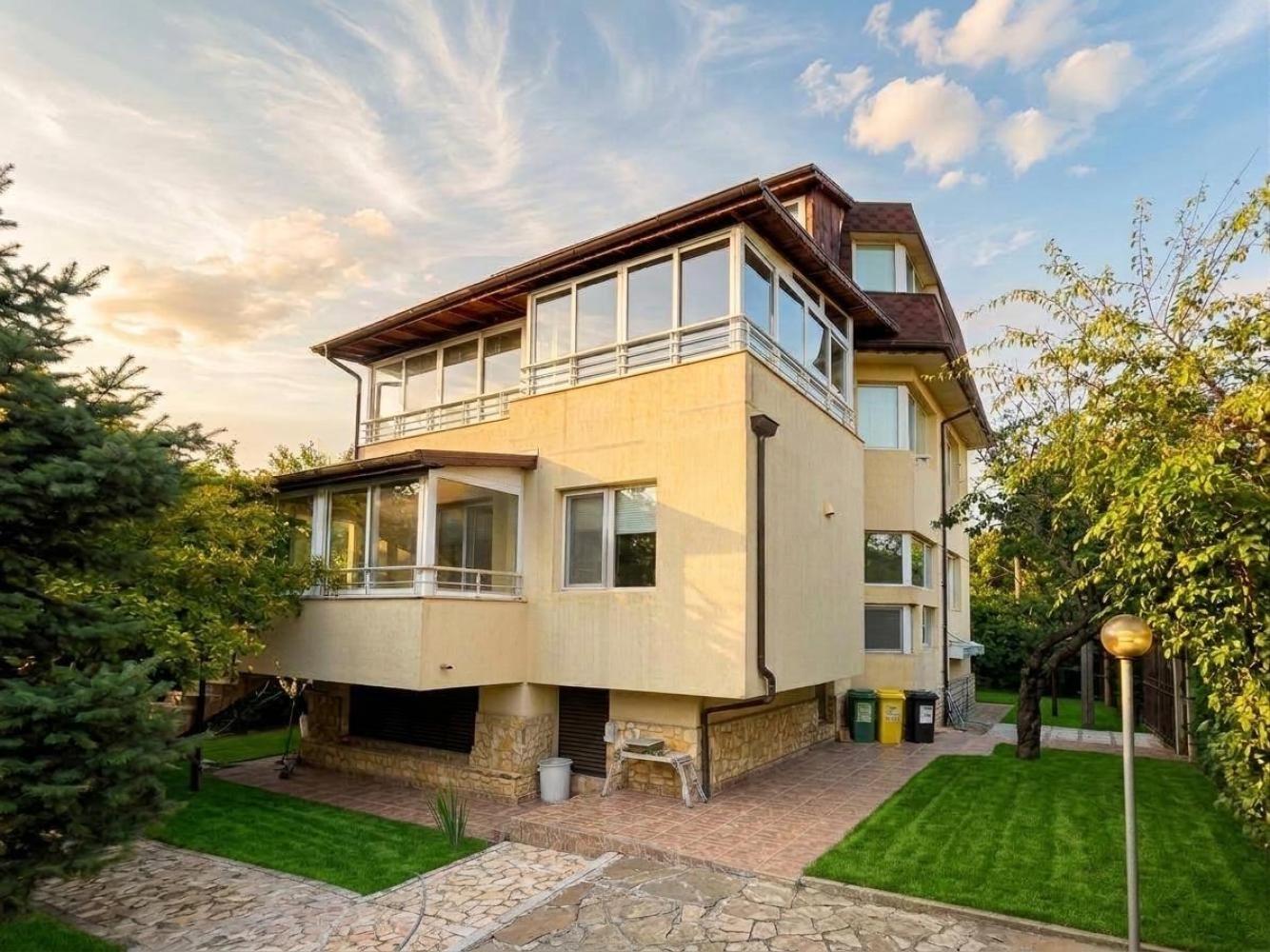 House for Sale in Varna, Alen mak Area