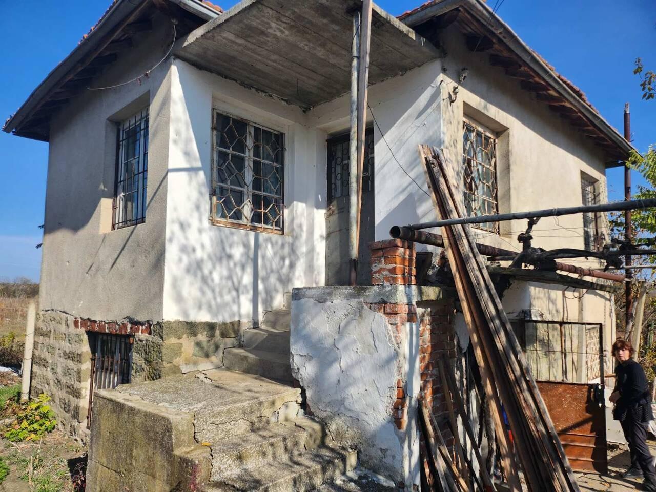 House for Sale in Parvenets, Yambol