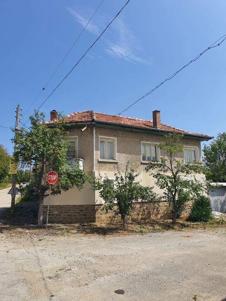 House for Sale in Kosarka, Gabrovo