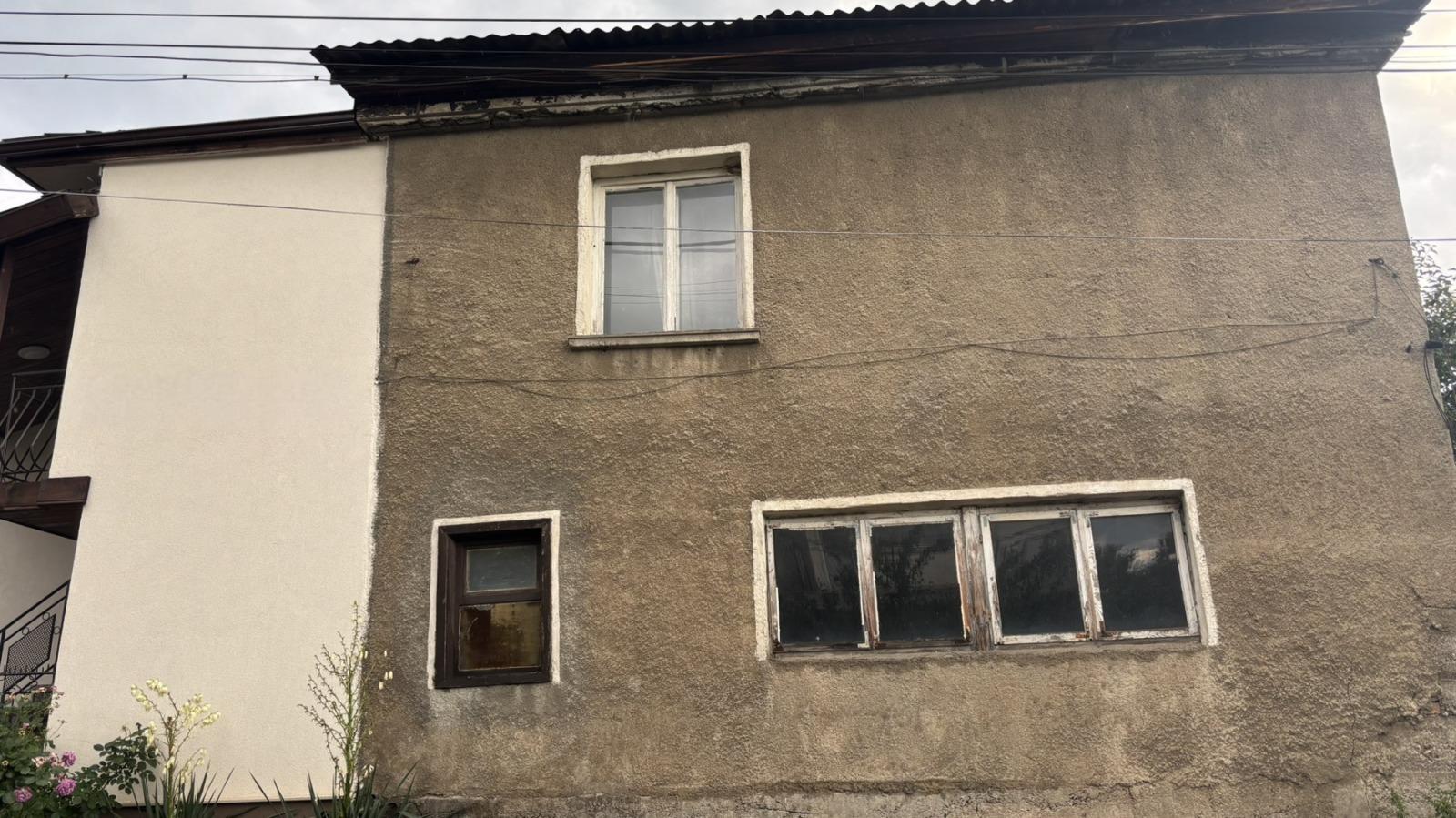 House for Sale in Pernik, Tsarkva