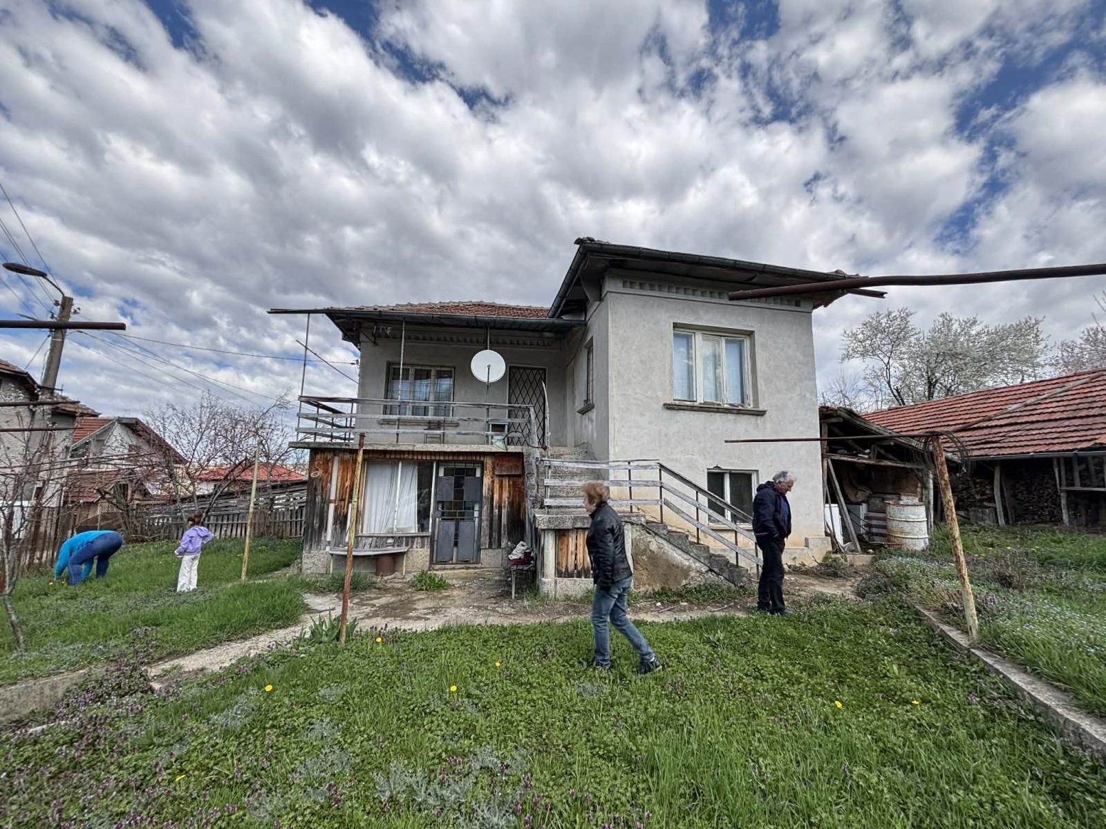 House for Sale in Mikre, Lovech