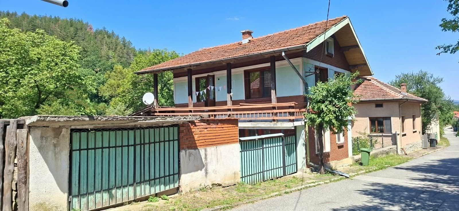 House for Sale in Lopyan, Sofia Province