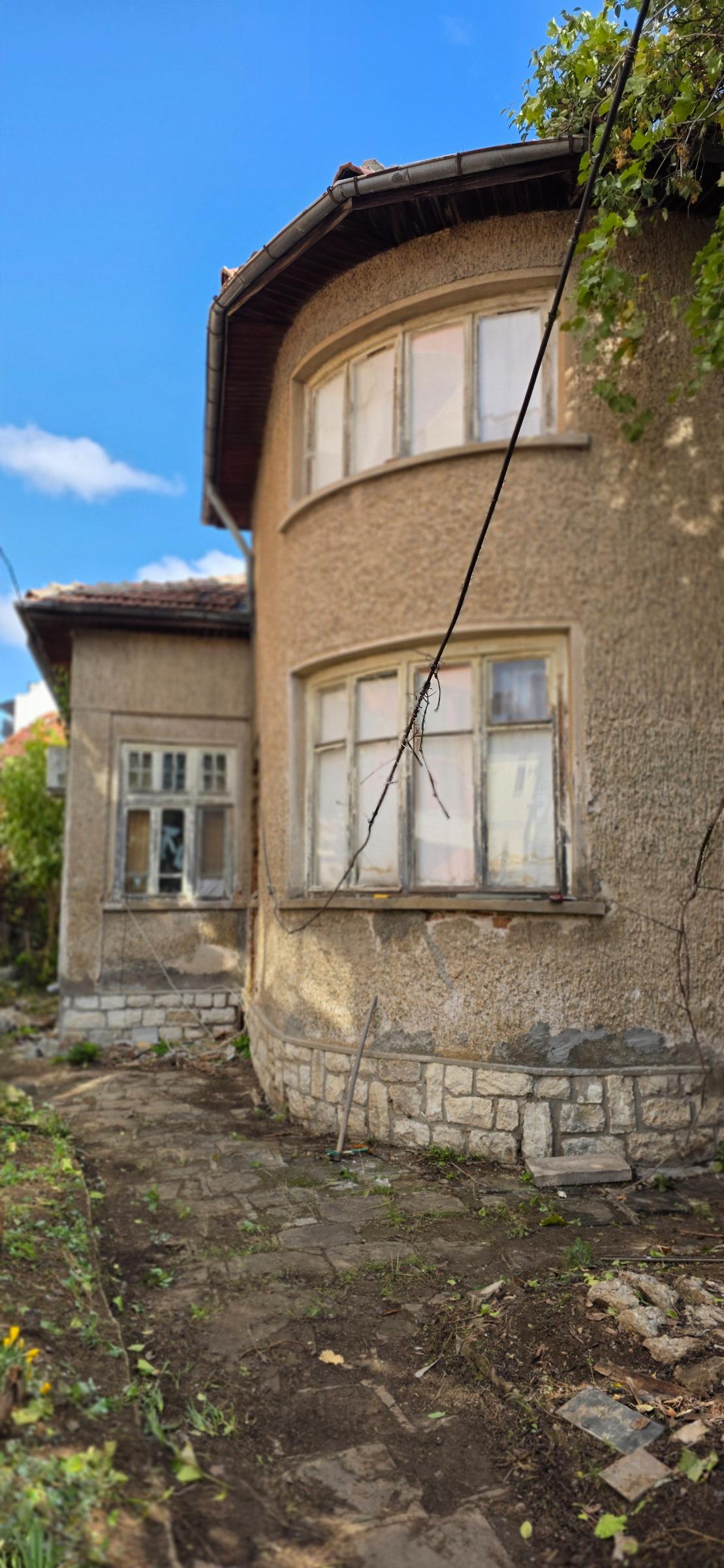 House for Sale in Pleven, Idealen tsentar