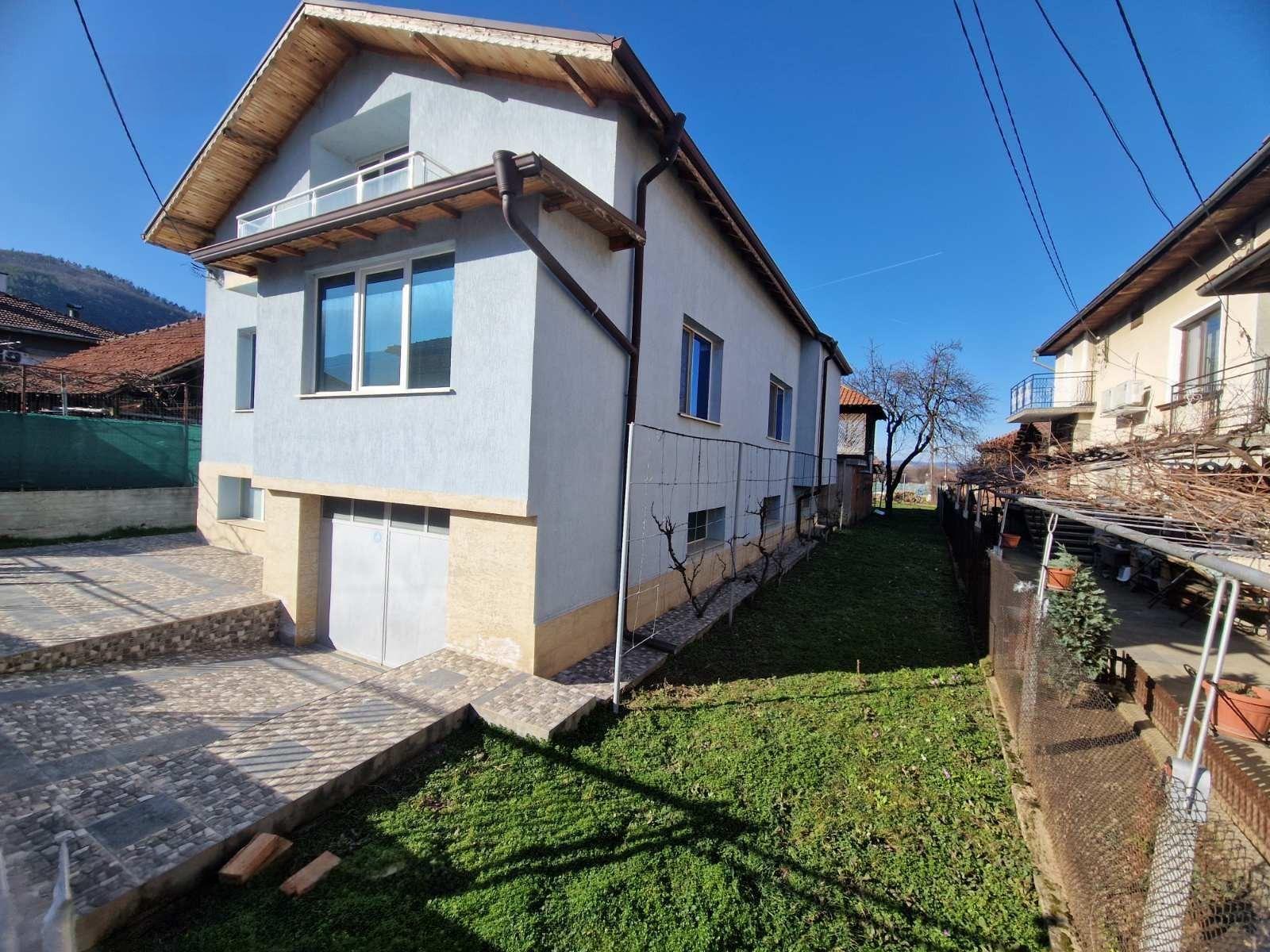 House for Sale in Vrachesh, Sofia Province