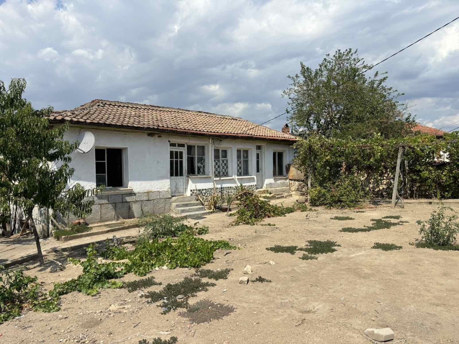 House for Sale in Prolom, Plovdiv
