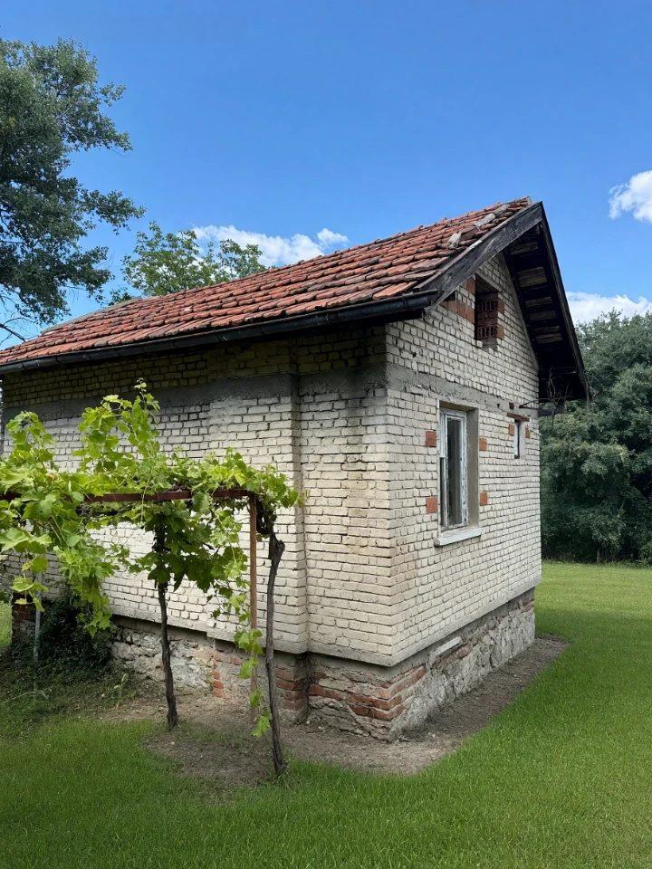 House for Sale in Brestnik, Plovdiv