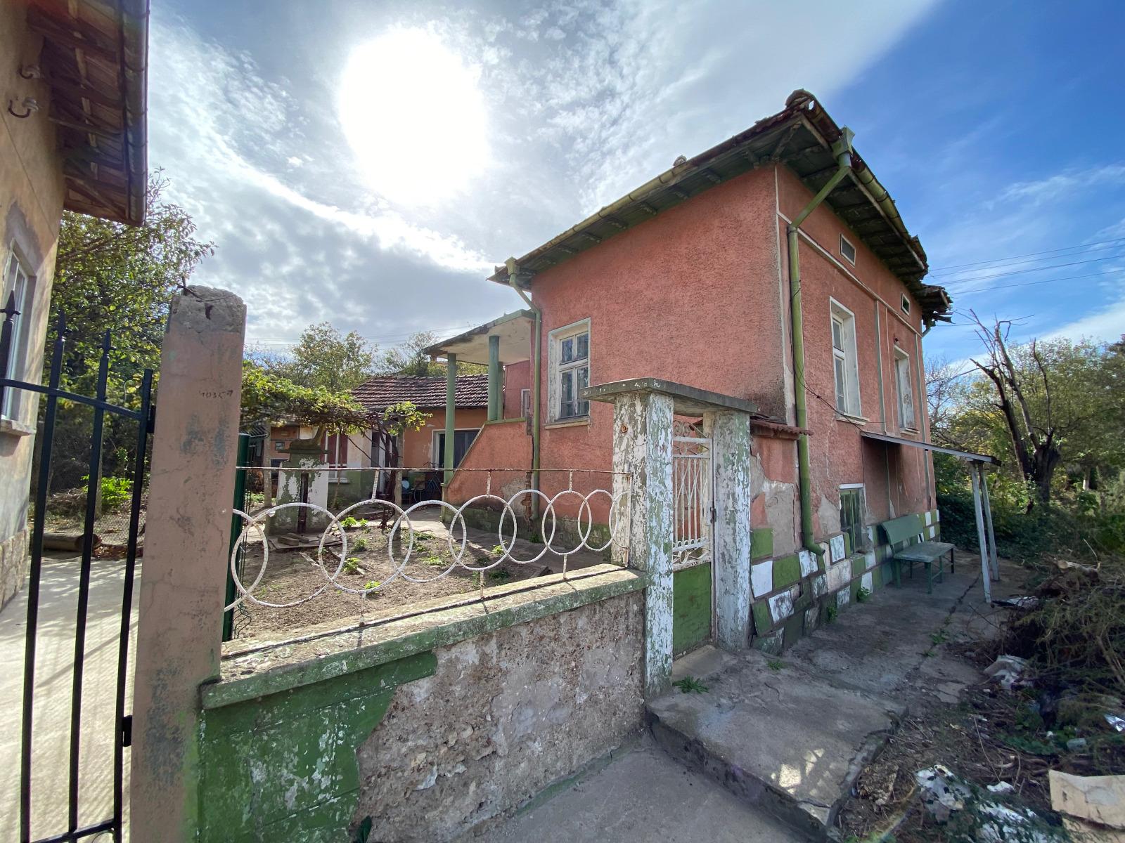 House for Sale in Kreta, Pleven