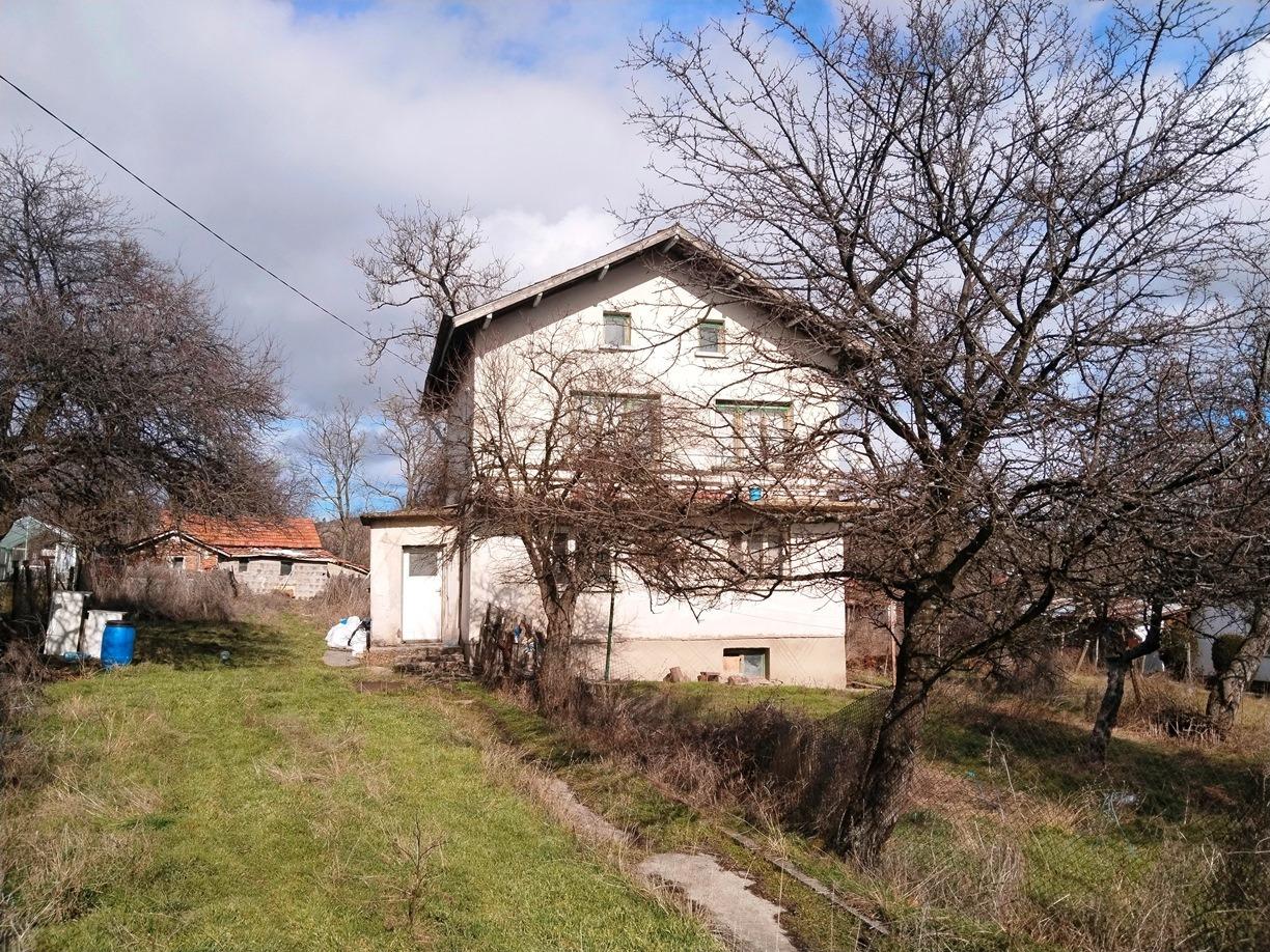House for Sale in Rasnik, Pernik