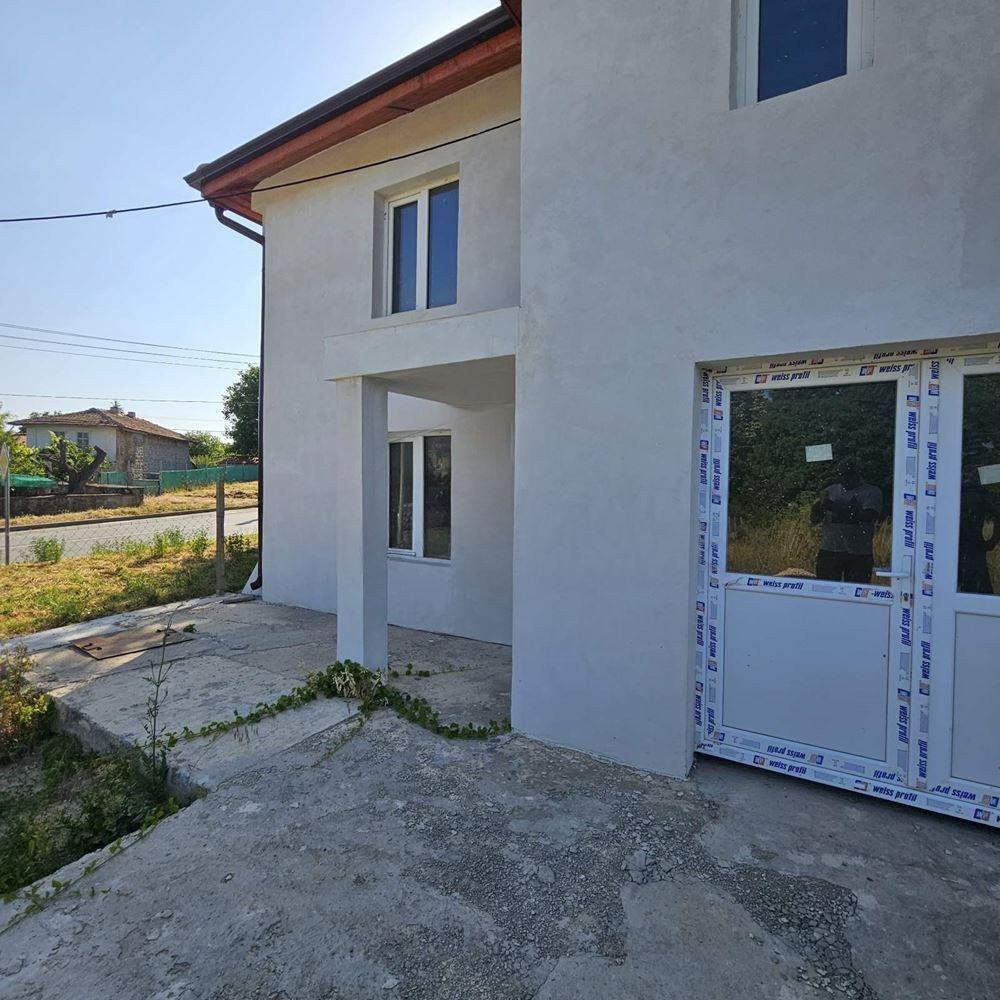 House for Sale in Izgrev, Varna