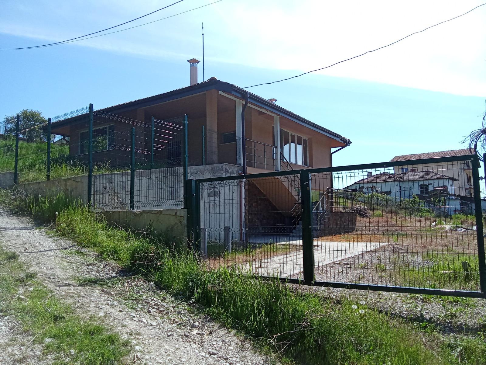 House for Sale in Barlozhnitsa, Sofia Province