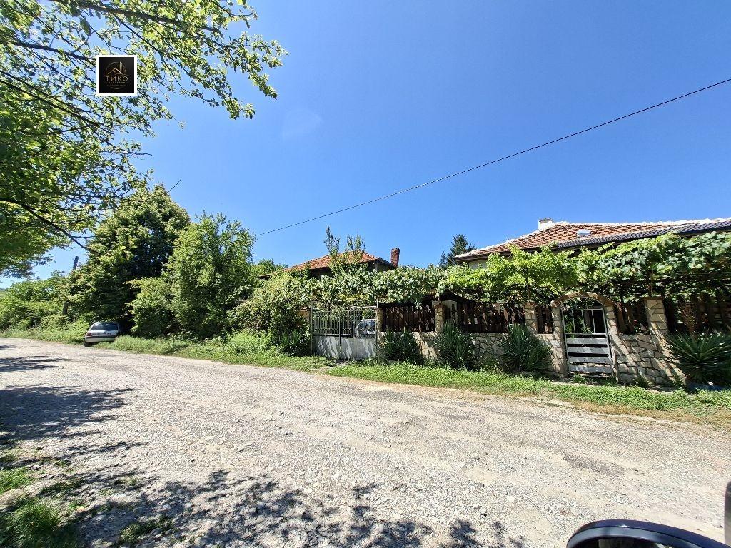 House for Sale in Zlokuchene, Sofia Province