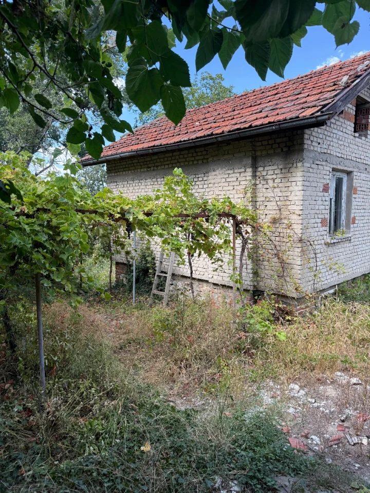 Villa for Sale in Brestnik, Plovdiv