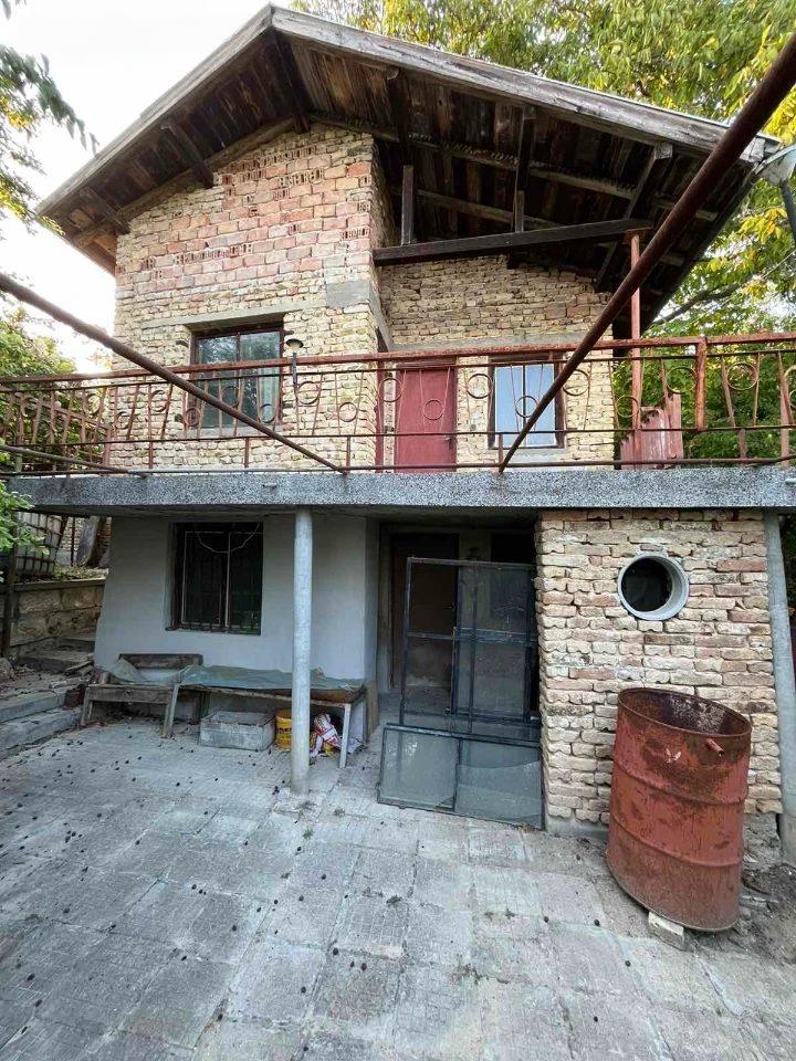 Villa for Sale in Shumen, Pod Manastira Area