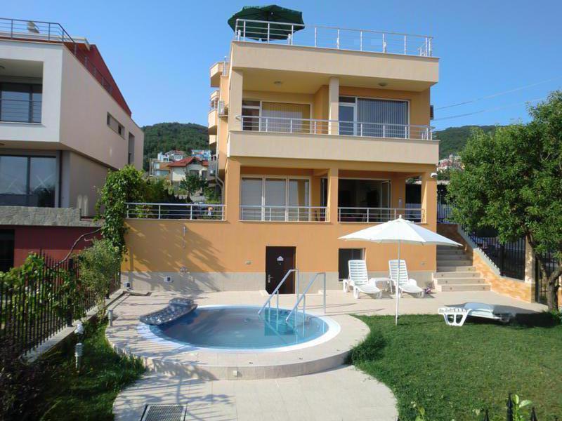 Villa for Sale in Sveti Vlas, Burgas