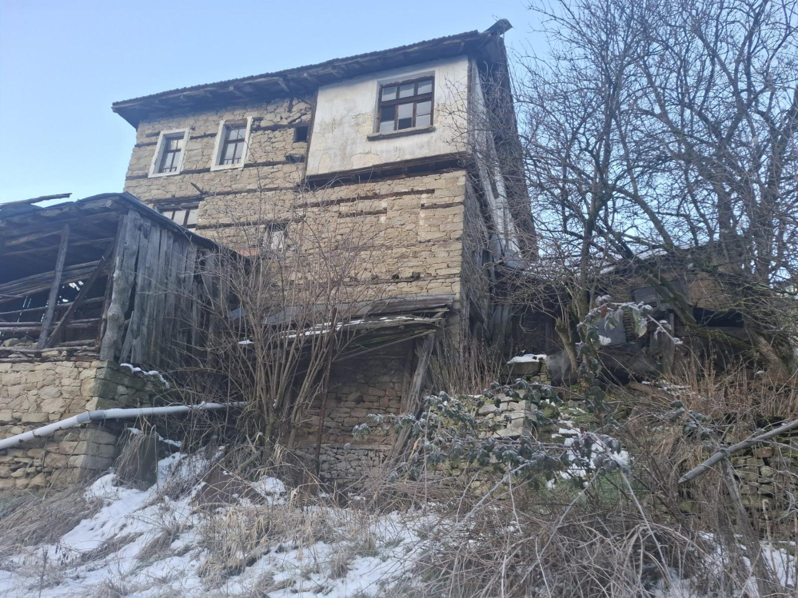 House for Sale in Momchilovtsi, Smolyan