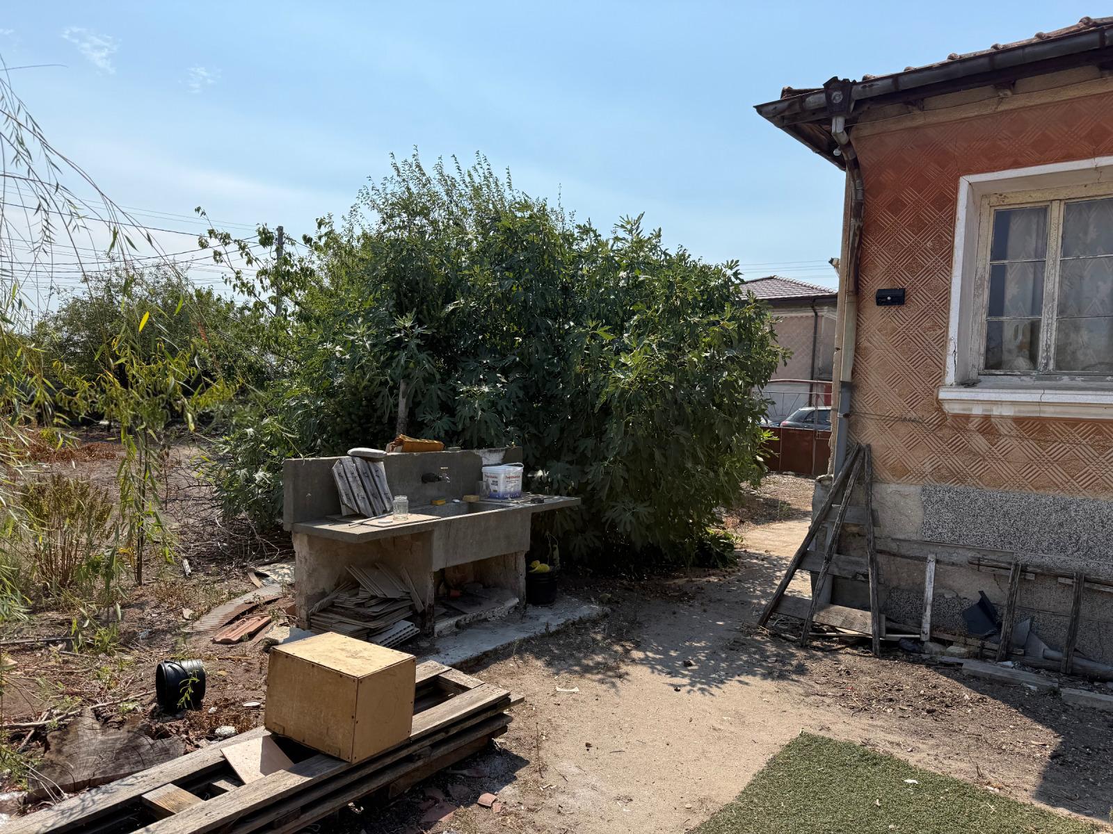 House for Sale in Shishmantsi, Plovdiv