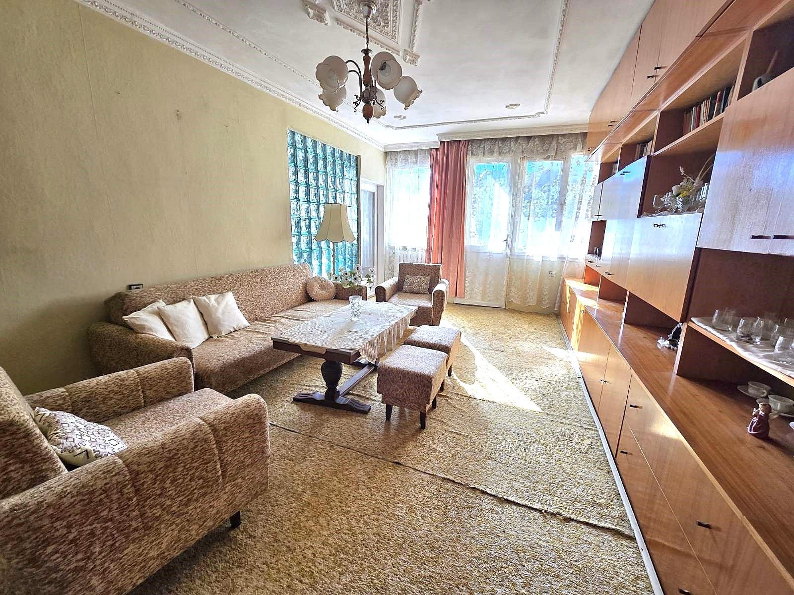 House Floor for Sale in Omurtag, Targovishte