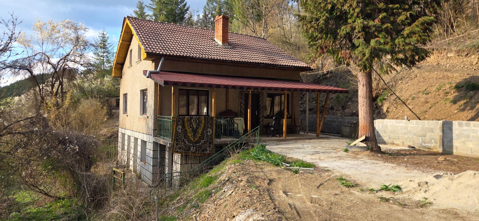 House for Sale in Tompsan, Sofia Province