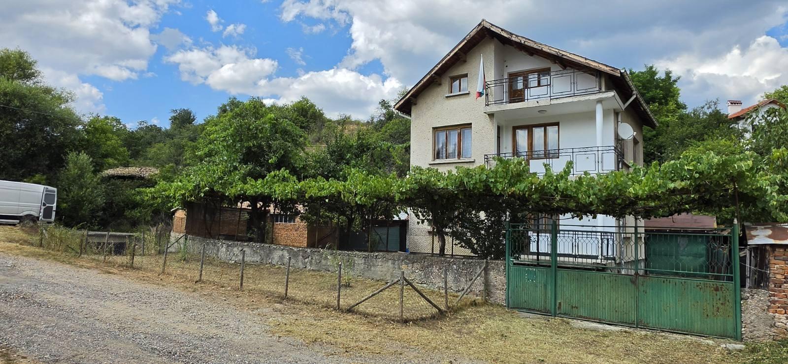 House for Sale in Golema Rakovitsa, Sofia Province