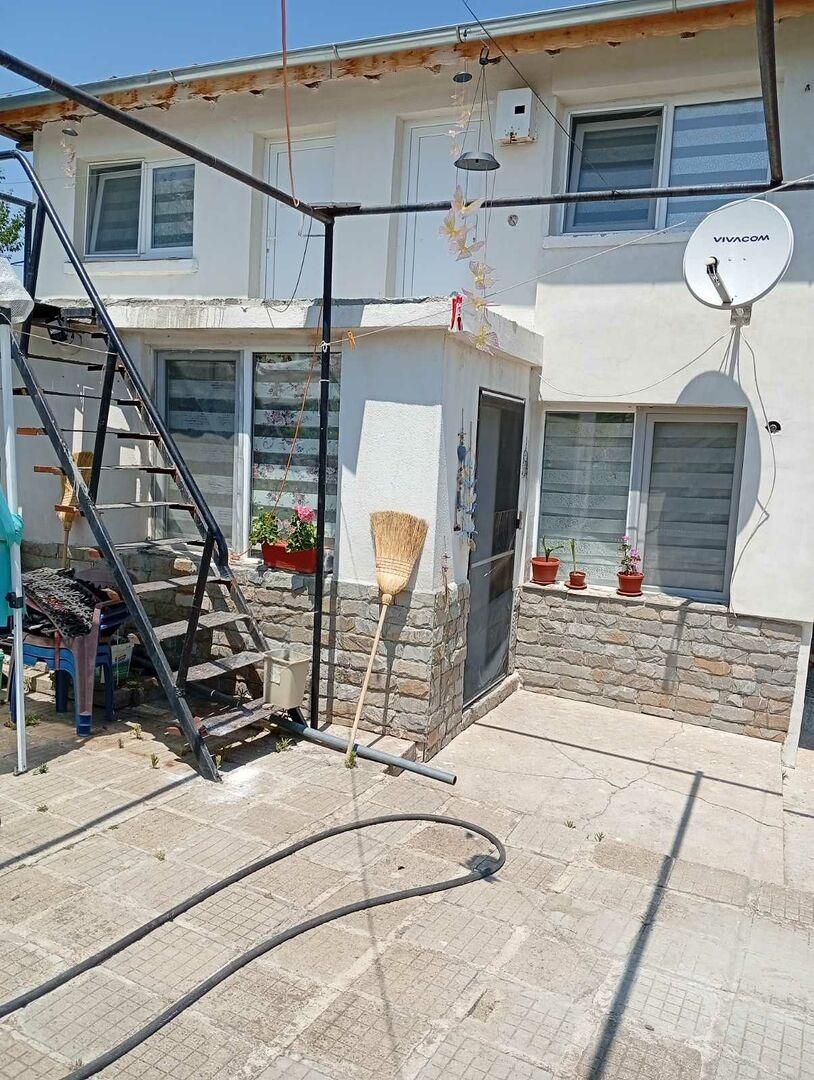 Villa for Sale in Yambol, Promishlena zona
