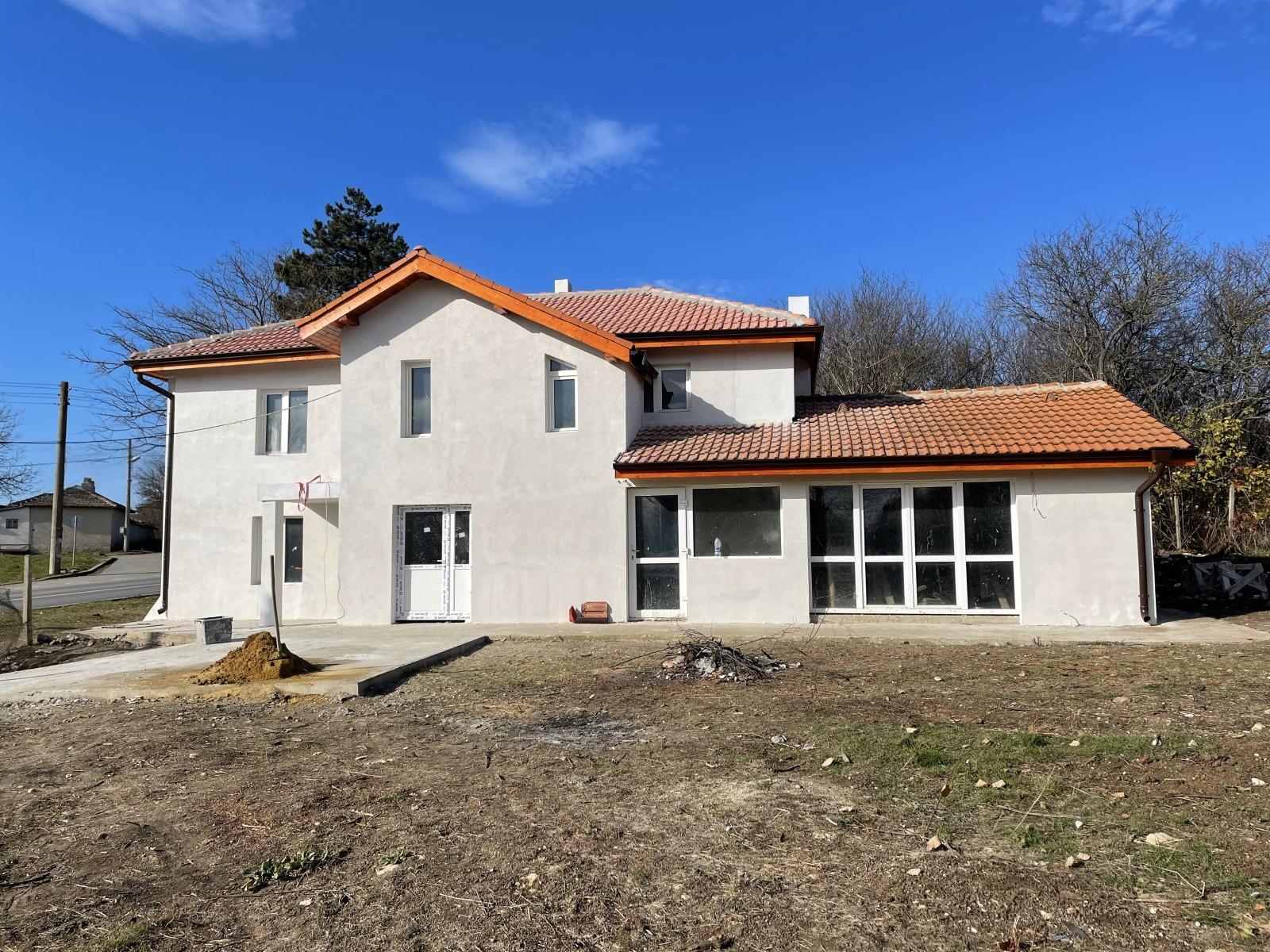 House for Sale in Izgrev, Varna