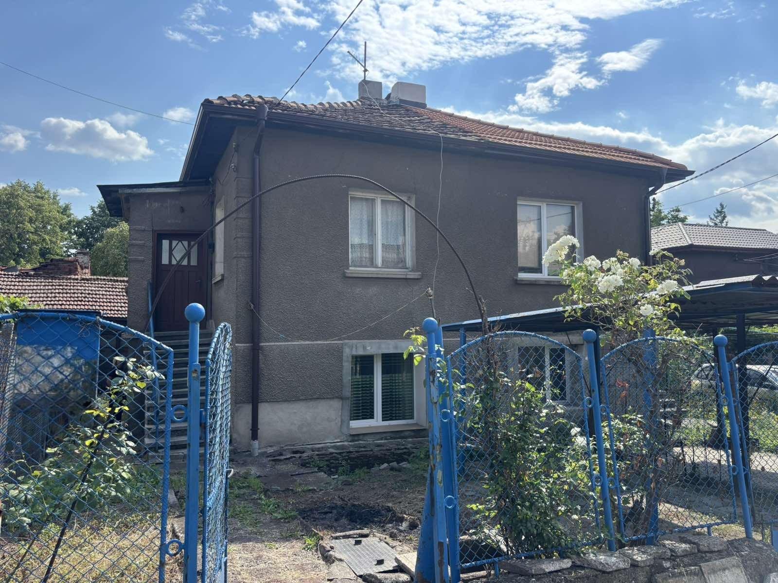 House for Sale in Pernik, Center