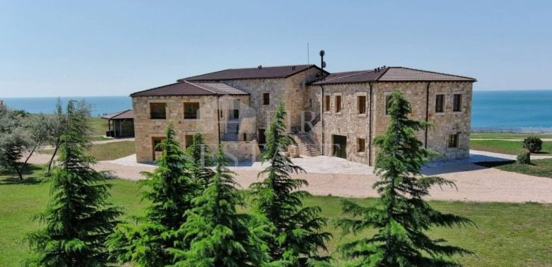 Hotel for Sale in Kavarna, Dobrich Province, Bulgaria — 2,600 m² — photo 3