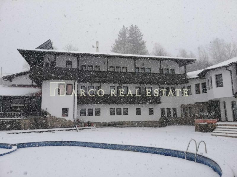 Hotel for Sale in Elena, Veliko Tarnovo Province, Bulgaria — 1,427 m² — photo 2