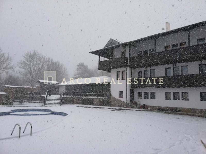 Hotel for Sale in Elena, Veliko Tarnovo Province, Bulgaria — 1,427 m² — photo 3