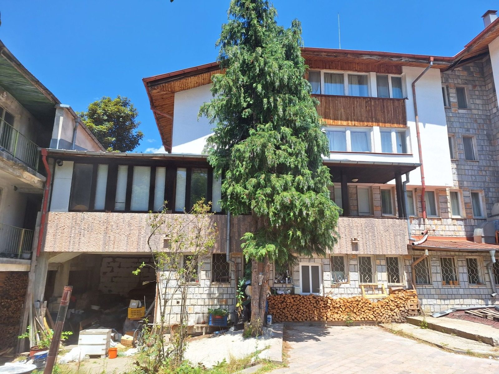 Hotel for Sale in Dospat, Smolyan Province, Bulgaria — 1,790 m² — photo 3