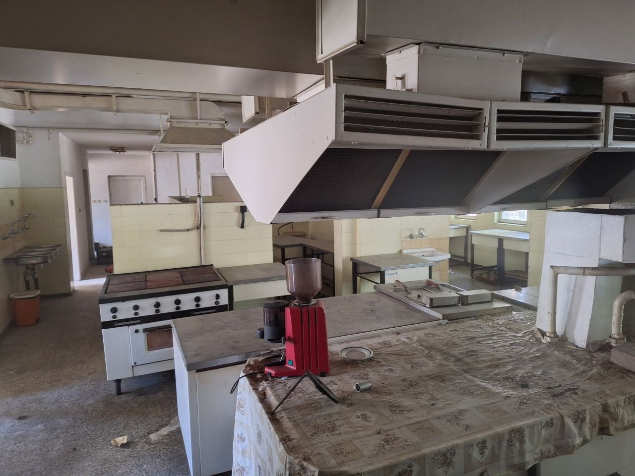 Hotel for Sale in Dospat, Smolyan Province, Bulgaria — 1,790 m² — photo 4
